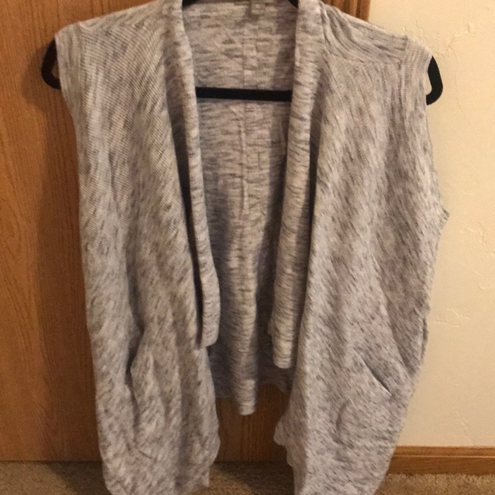 Sweater vest